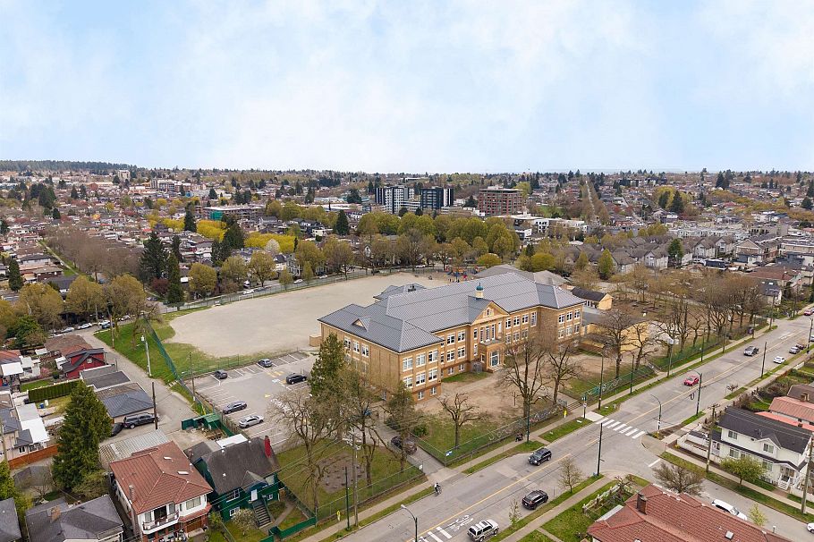 2612 Horley Street Vancouver, BC - 32