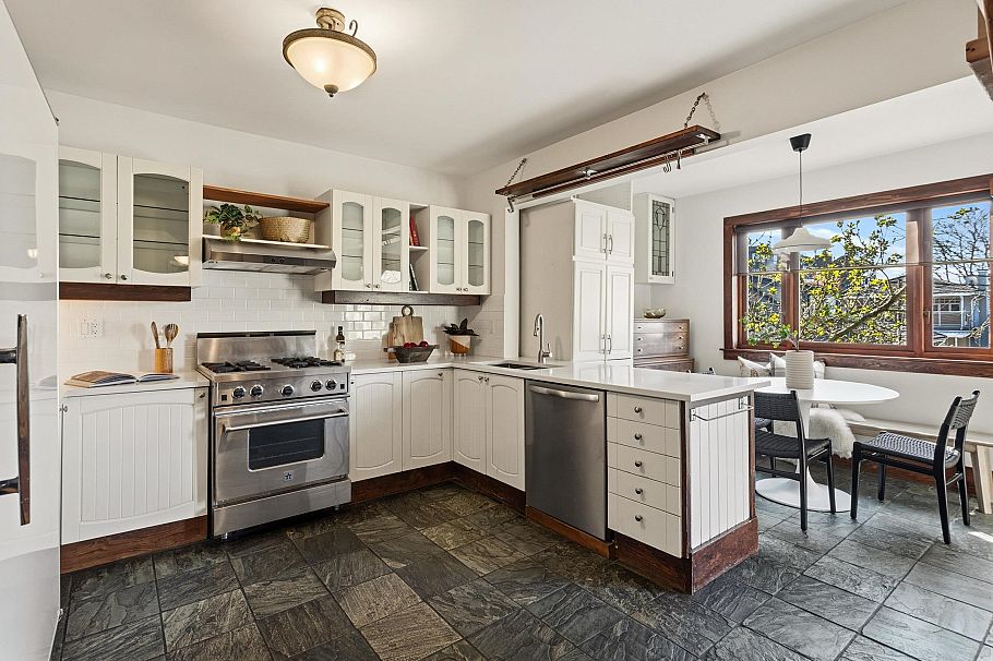 2282 E 7th Avenue Vancouver, BC - 6