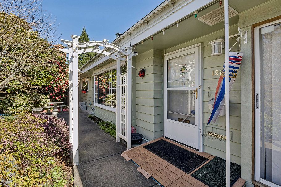 1222 Rosewood Crescent North Vancouver, BC - 13