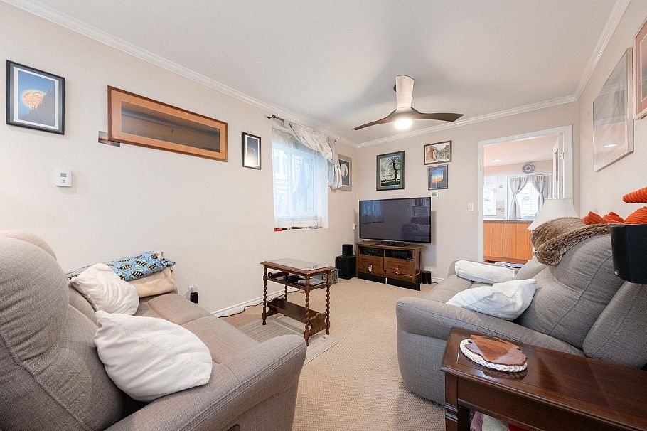 628 E 21st Street North Vancouver, BC - 5