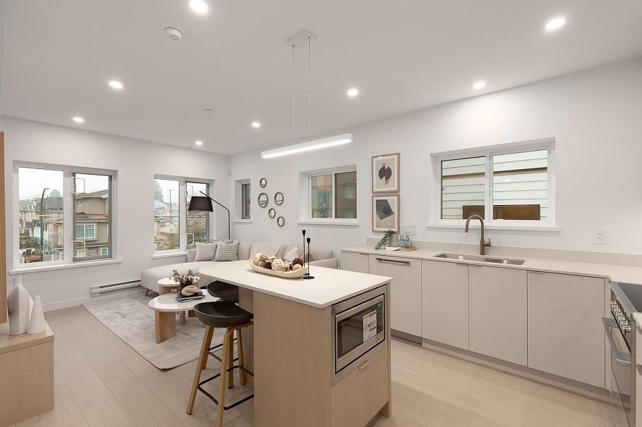 203 2329 E 34th Avenue Vancouver, BC - 3