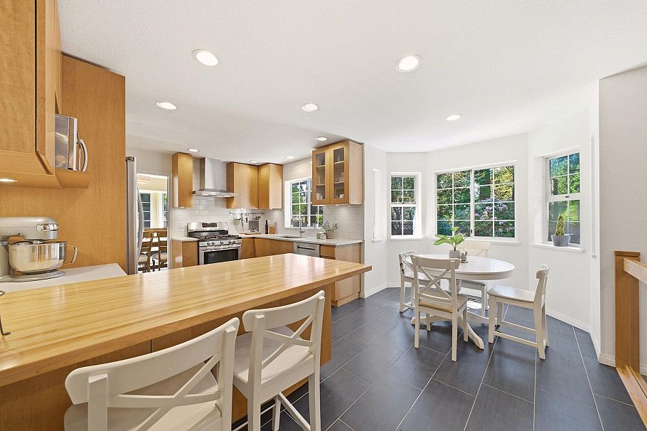 4063 Shone Road North Vancouver, BC - 9