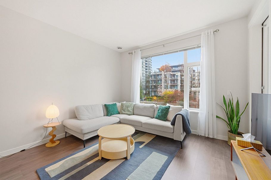 304 123 W 1st Street North Vancouver, BC - 5