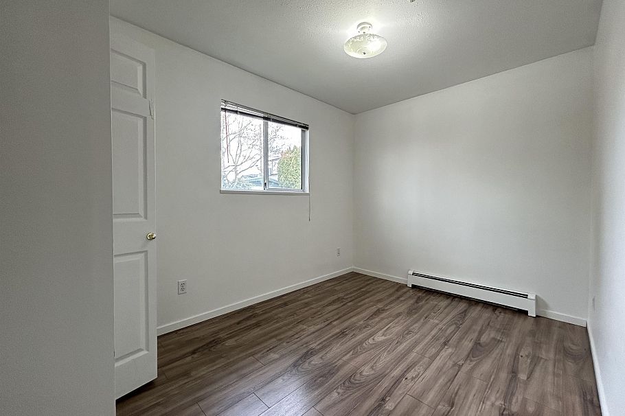 Main 4502 NANAIMO STREET, Vancouver BC V5N 5J4 Vancouver, BC - 6