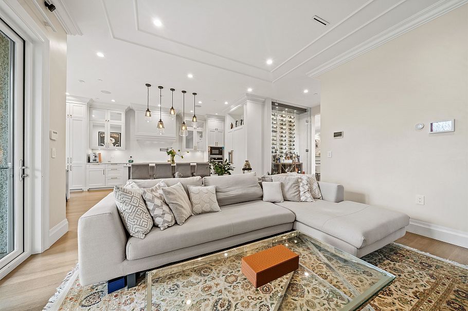 3828 W 35th Avenue Vancouver, BC - 9