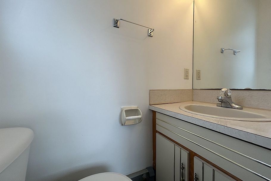 Main 4502 NANAIMO STREET, Vancouver BC V5N 5J4 Vancouver, BC - 10