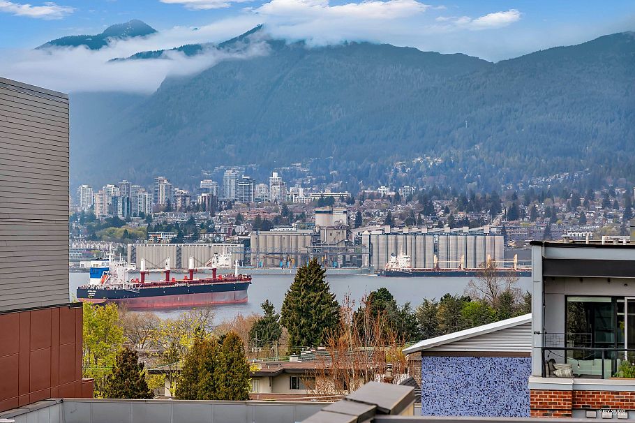 PH20 2150 E Hastings Street Vancouver, BC - 2