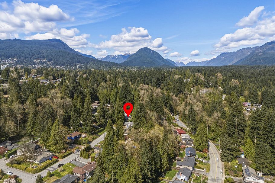 1874 Appin Road North Vancouver, BC - 39