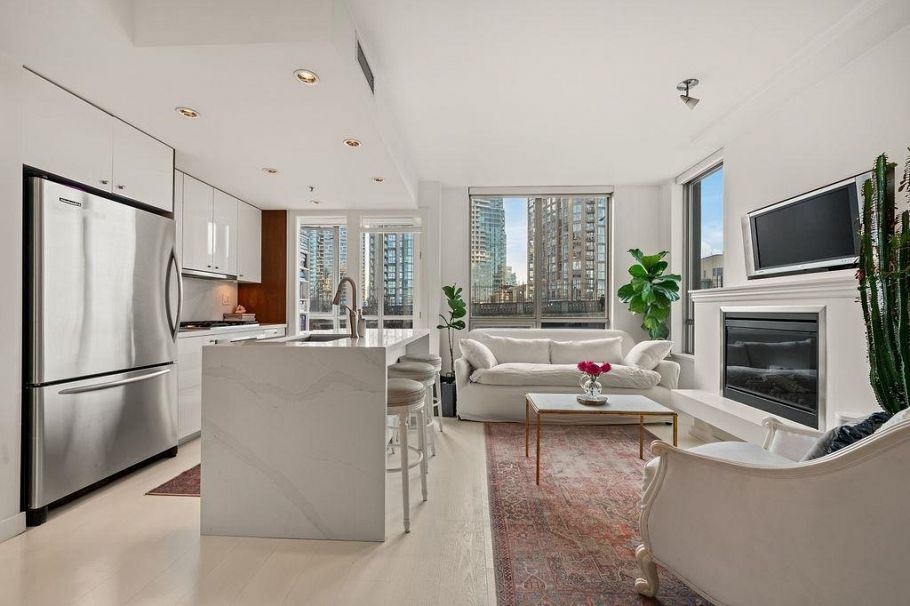 601 1005 Beach Avenue Vancouver, BC - 2