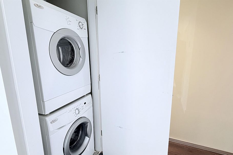 2015 1618 Quebec Street Vancouver, BC - 16