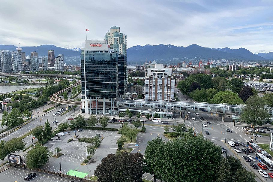 2015 1618 Quebec Street Vancouver, BC - 18