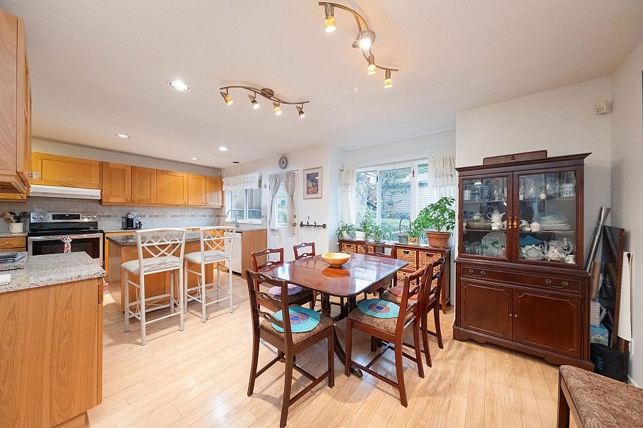 628 E 21st Street North Vancouver, BC - 10