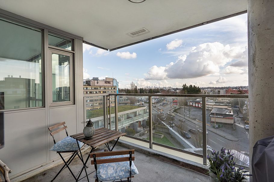 709 2770 Sophia Street Vancouver, BC - 2