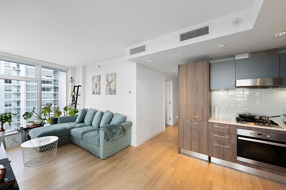 1210 2220 Kingsway Vancouver, BC - 23