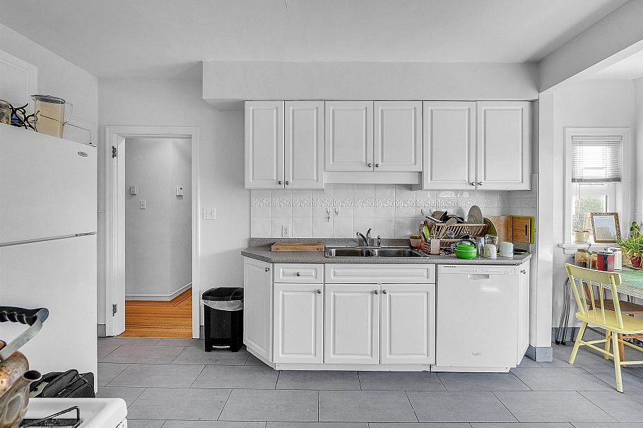 275 W King Edward Avenue Vancouver, BC - 9