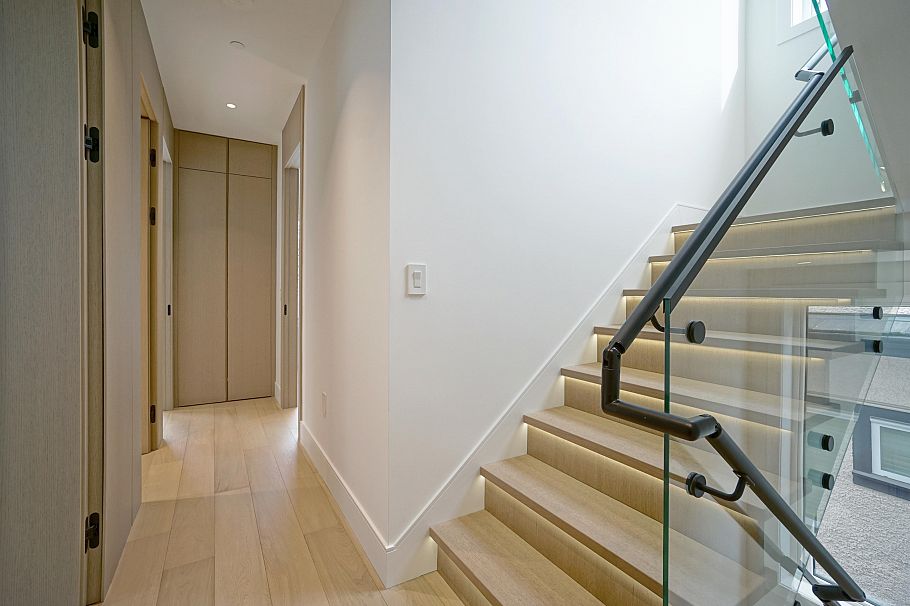 1 4634 W 15th Avenue Vancouver, BC - 18