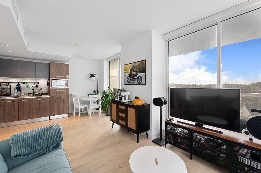 1210 2220 Kingsway Vancouver, BC - 18