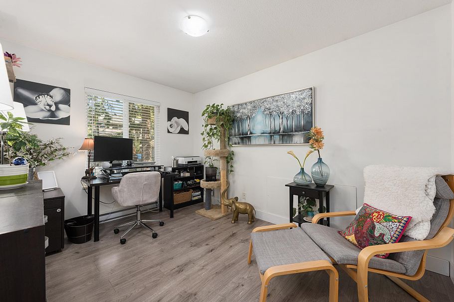 300 E 25th Street North Vancouver, BC - 22