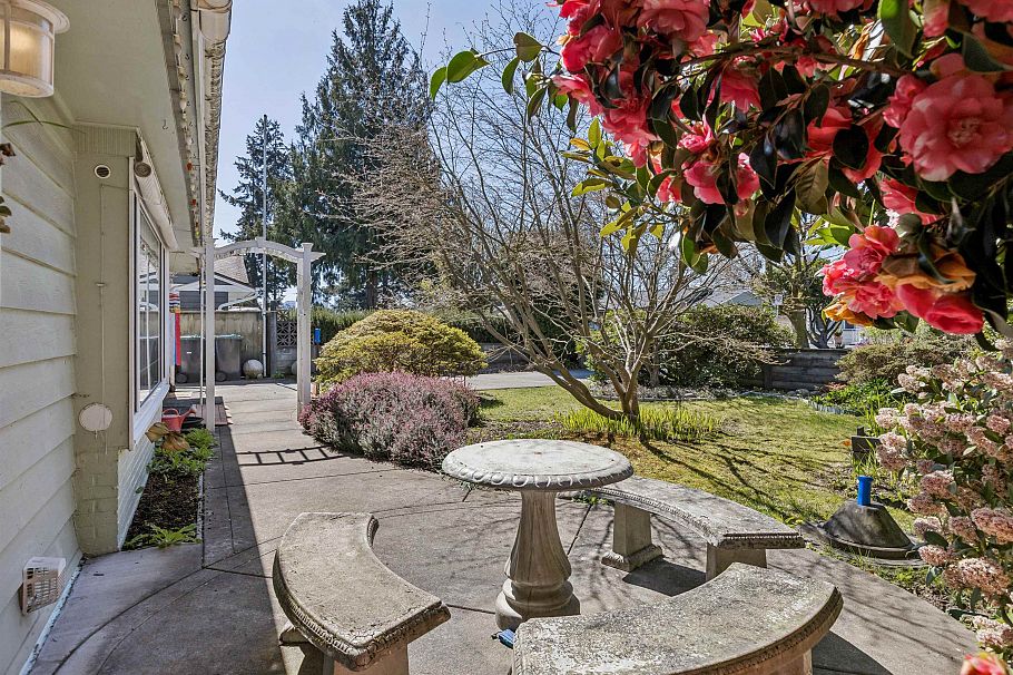 1222 Rosewood Crescent North Vancouver, BC - 12