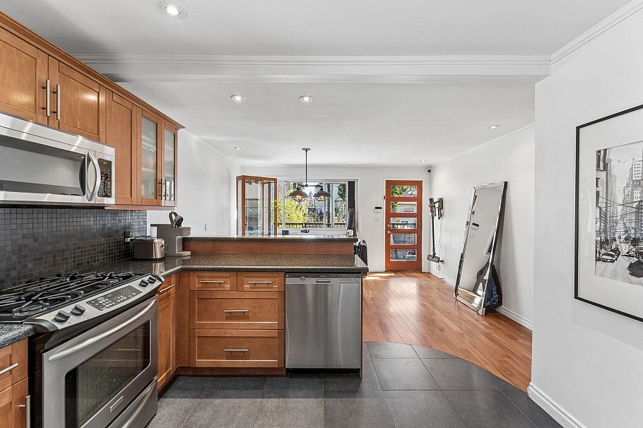 2486 Eton Street Vancouver, BC - 13