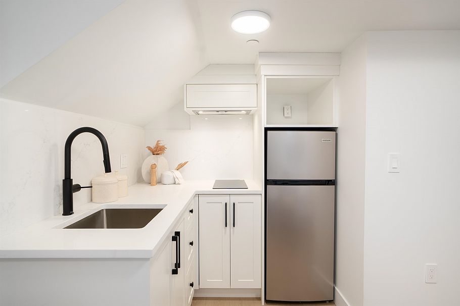 4826 Duchess Street Vancouver, BC - 26