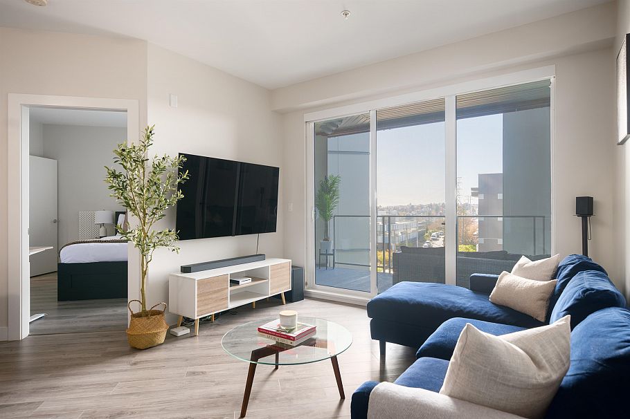 303 1768 Gilmore Avenue Burnaby, BC - 1