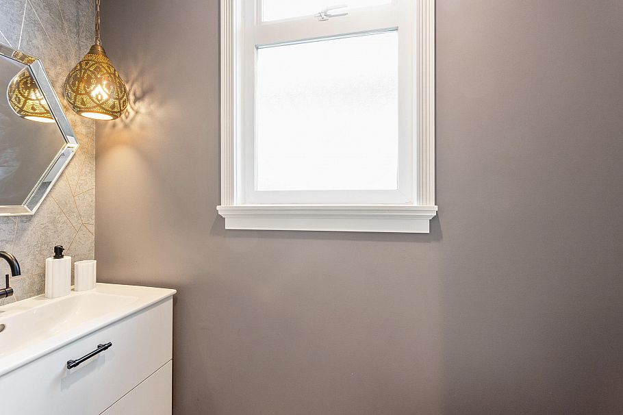 2855 W 16th Avenue Vancouver, BC - 18