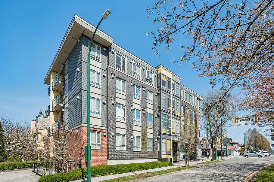 205 2889 E 1st Avenue Vancouver, BC - 2