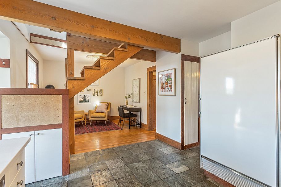 2282 E 7th Avenue Vancouver, BC - 8