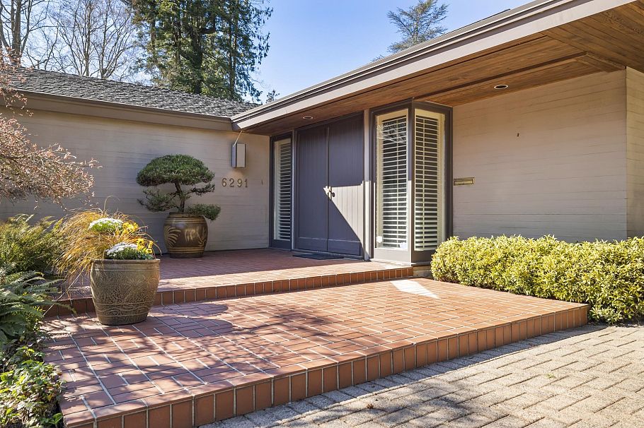 6291 Carnarvon Street Vancouver, BC - 2