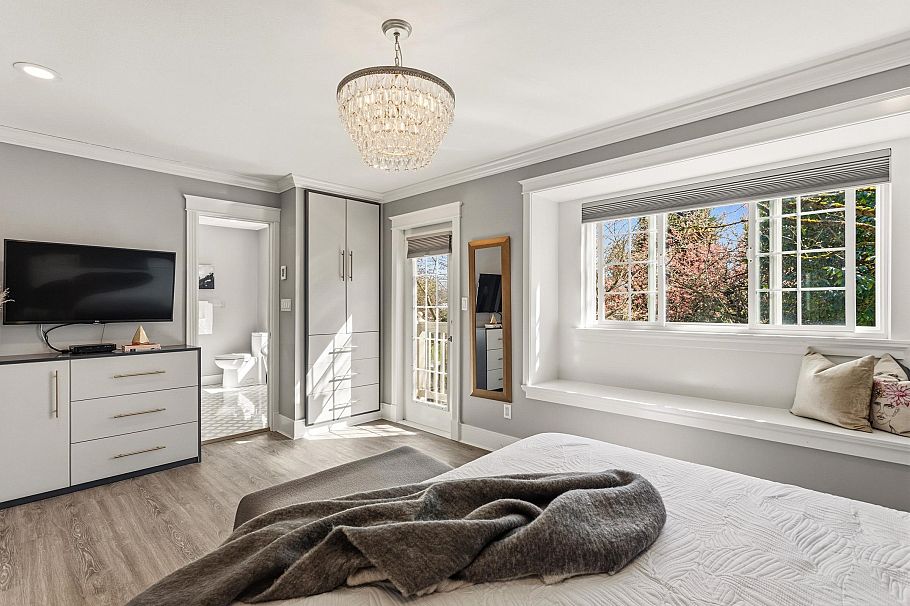 2855 W 16th Avenue Vancouver, BC - 11