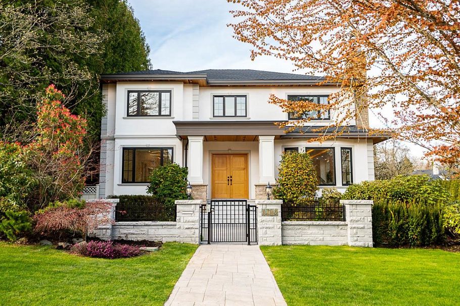 1203 W 38th Avenue Vancouver, BC - 1