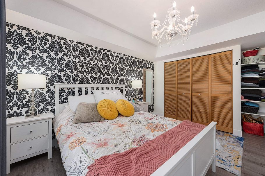 300 E 25th Street North Vancouver, BC - 36