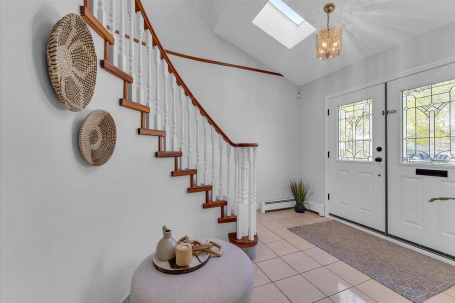 770 E 61st Avenue Vancouver, BC - 4