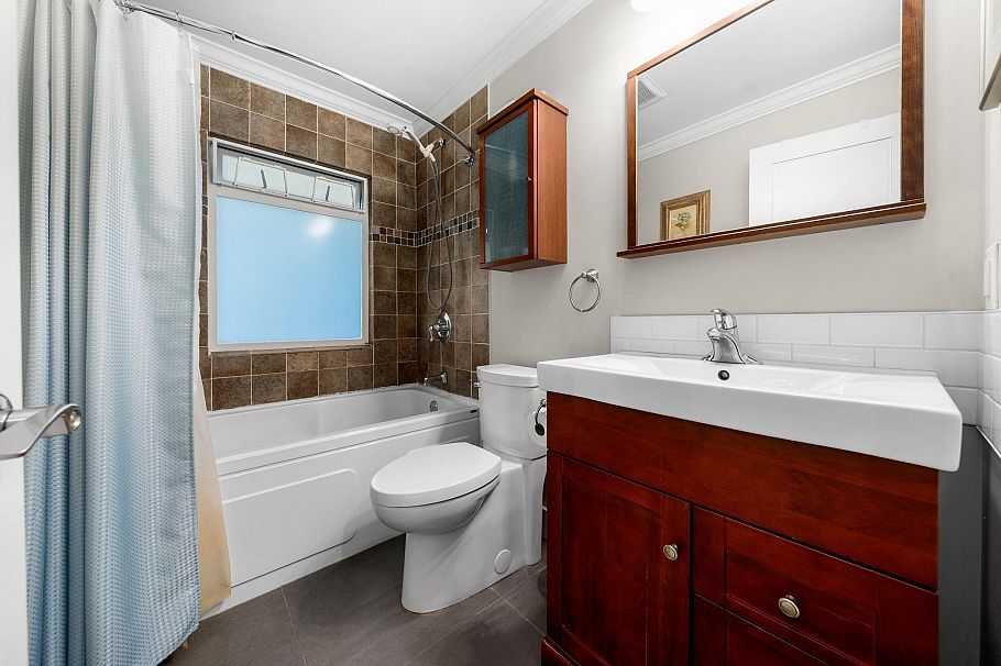 1615 Mcbride Street North Vancouver, BC - 28