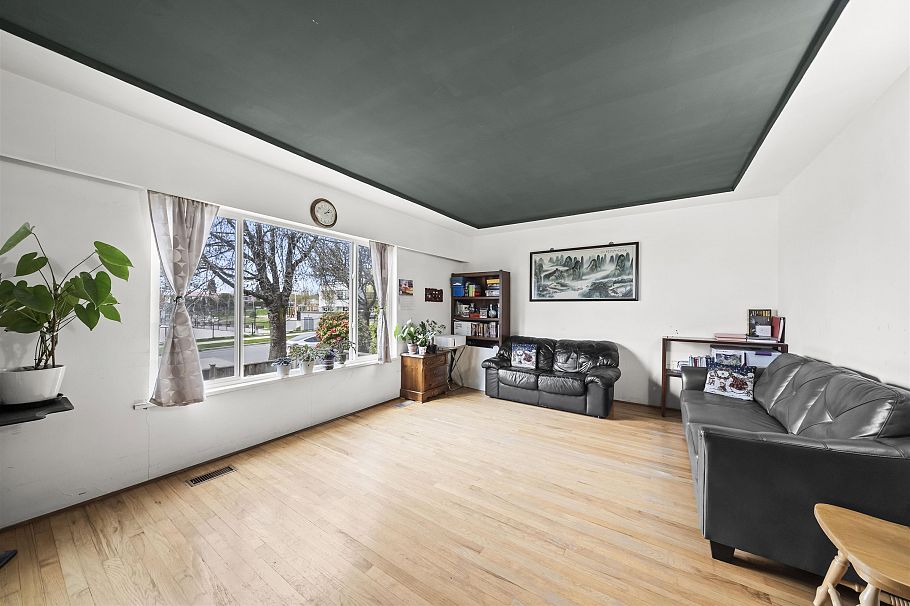 6392 Lanark Street Vancouver, BC - 5