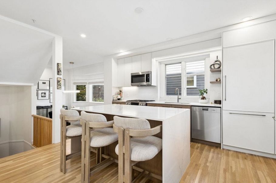 1956 W 14 Avenue Vancouver, BC - 18