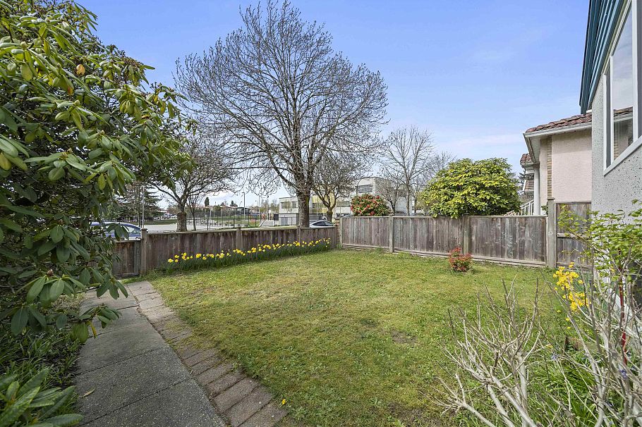 6392 Lanark Street Vancouver, BC - 3