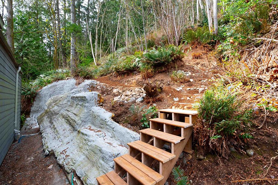 2867 Panorama Drive North Vancouver, BC - 37