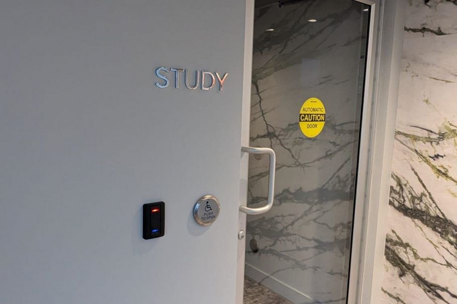 425 755 Harbourside Drive North Vancouver, BC - 18