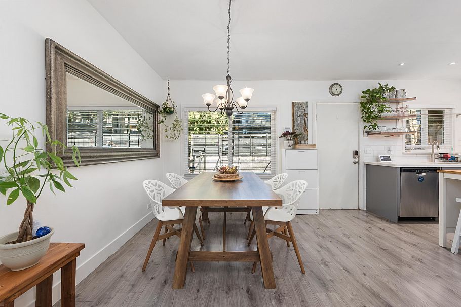 300 E 25th Street North Vancouver, BC - 10