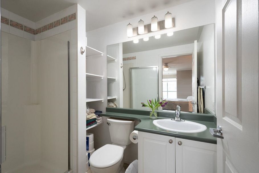 P03 223 Mountain Highway North Vancouver, BC - 21