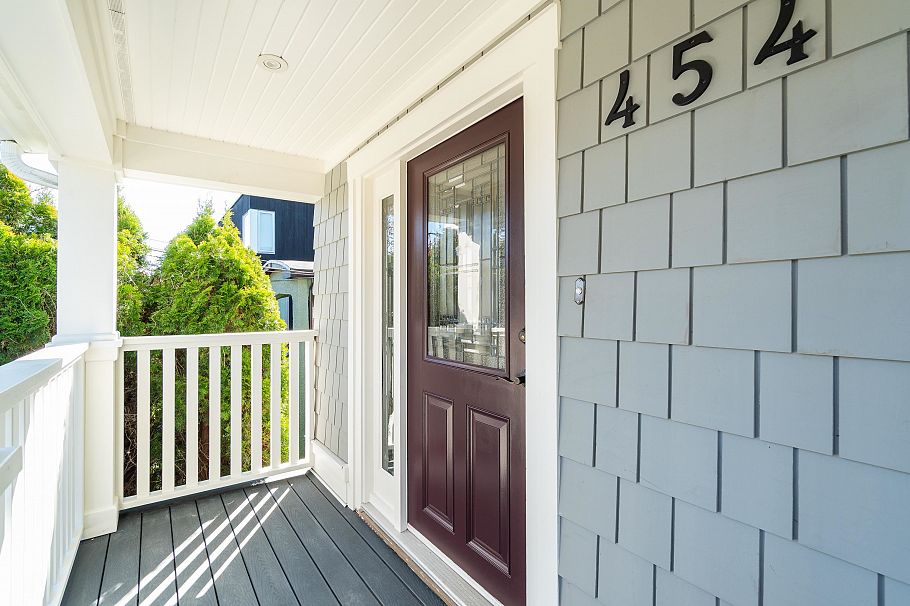 454 E 28th Avenue Vancouver, BC - 5