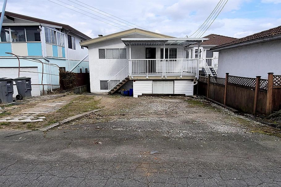 549 Renfrew Street Vancouver, BC - 20