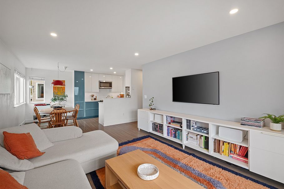 104 105 W Kings Road North Vancouver, BC - 15