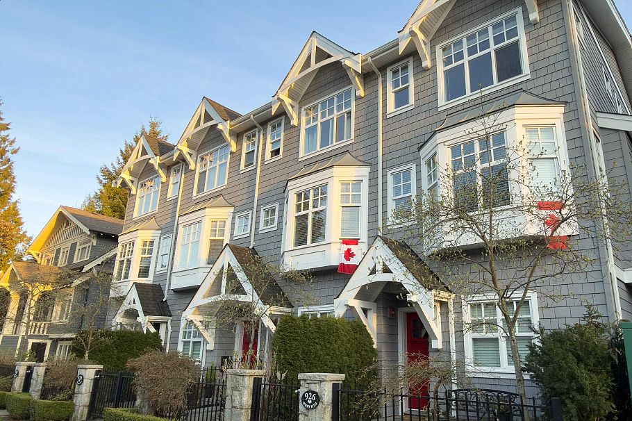 922 W 15th Avenue Vancouver, BC - 1