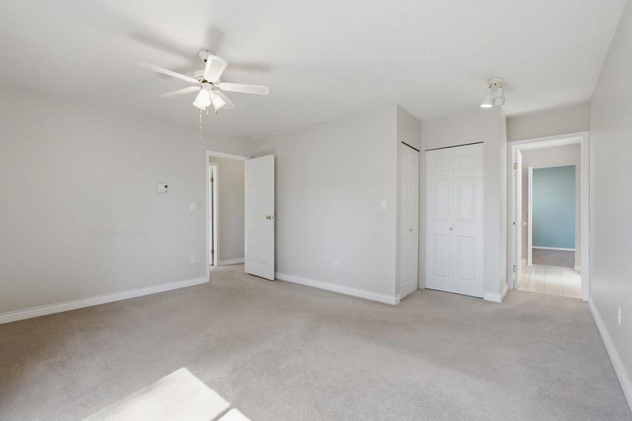 253 E 19th Street North Vancouver, BC - 24