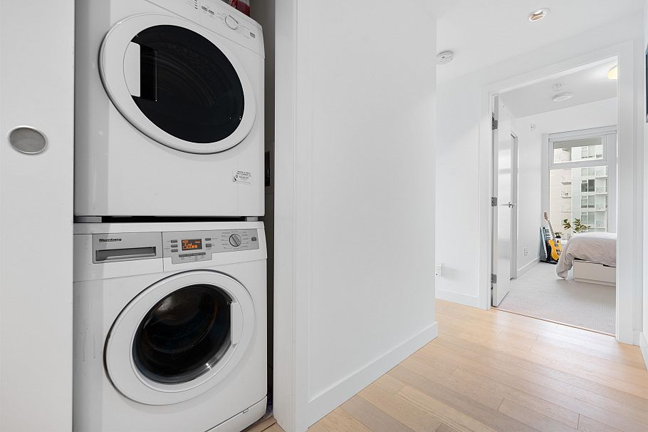 1210 2220 Kingsway Vancouver, BC - 14