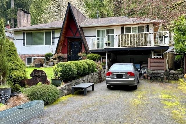 1444 Riverside Drive North Vancouver, BC - 1