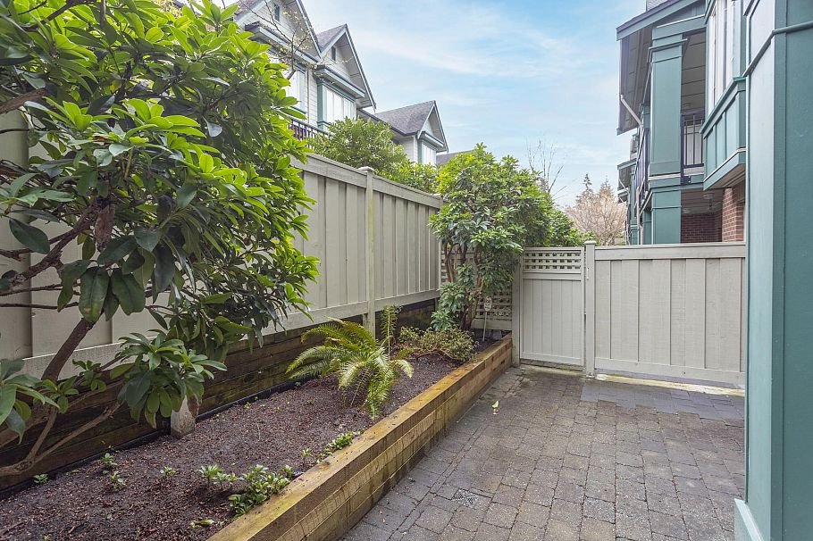 6238 Logan Lane Vancouver, BC - 23